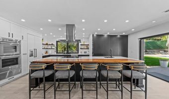 20 Lake Helix Dr, La Mesa, CA 91941