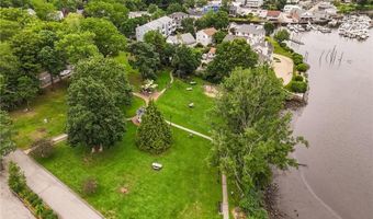 161 Ocean Ave, Cranston, RI 02905