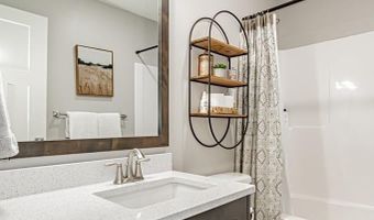 1038 Villa Vista Ln, Ammon, ID 83406