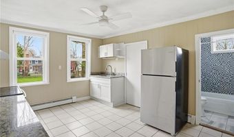 48 Constitution St 1, Bristol, RI 02809