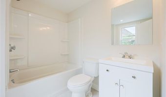 529 Wood St 2, Bristol, RI 02809
