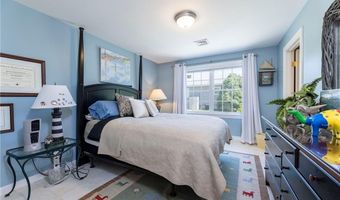16 Central St, Charlestown, RI 02813