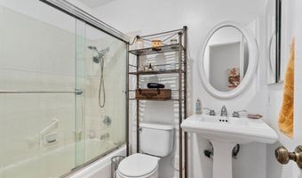 27556 Rondell St, Agoura Hills, CA 91301