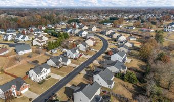 135 Castleton Cir, Boiling Springs, SC 29316