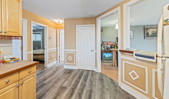 1119 E ALGONQUIN Rd 11, Arlington Heights, IL 60005