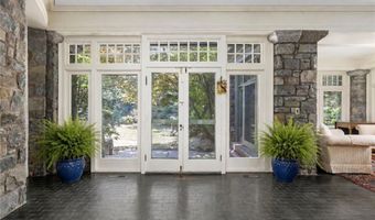 360 RUMSTICK Rd, Barrington, RI 02806