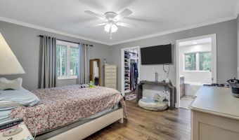 26 Crest Rd, Middletown, NJ 07748