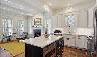8 Hamlet Row, Beaufort, SC 29906