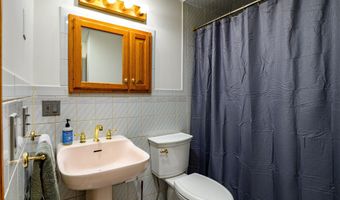 975 Wolf Hill Rd, Cheshire, CT 06410