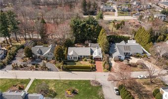 28 S Hill Dr, Cranston, RI 02920
