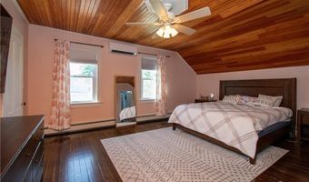 26 Carey St, Newport, RI 02840