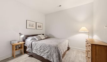 5803 MADAKET Rd, Bethesda, MD 20816