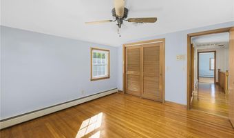 28 Hybrid Dr, Cranston, RI 02920