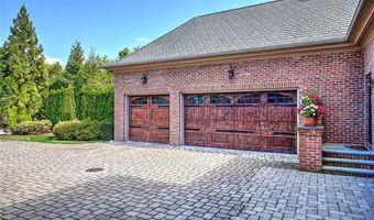 4 Pine Tree Ln, Lincoln, RI 02865