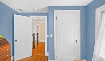 24 Huntington Dr, East Providence, RI 02916