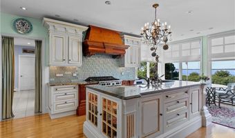 33 Courageous Cir, Bristol, RI 02809