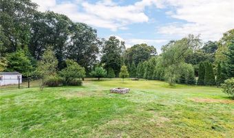 75 Hickory Dr, North Kingstown, RI 02852
