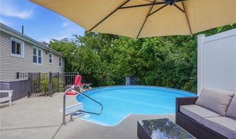 72 Fairweather Ave, Cranston, RI 02910