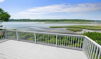 96 Starr Dr, Narragansett, RI 02882