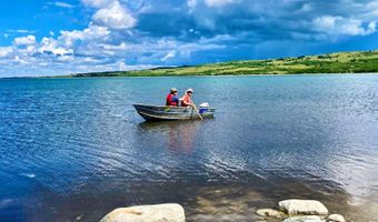 28 W Shore Rd, Babb, MT 59411