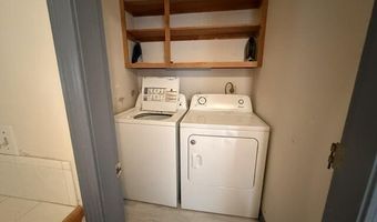 14 Lakeshore Dr, Belgrade, ME 04917
