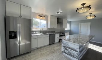 370 Connelly St, Hawthorne, NV 89415