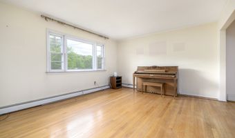 30 Tamanny Trl, Danbury, CT 06811