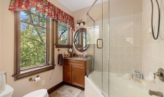 17 Pojac Point Rd, North Kingstown, RI 02852