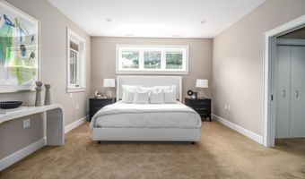13 Kellogg St, Brookfield, CT 06804