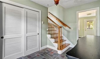 5 Fishing Cove Rd, North Kingstown, RI 02852