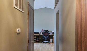 4 Woodbury Ln, Alexandria, KY 41001