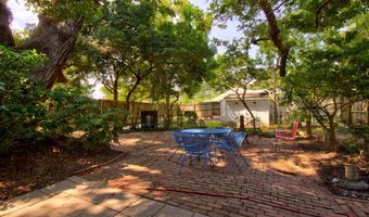 241 Washington St, Bay St. Louis, MS 39520