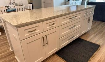 102 W Dobbs St, Atlantic Beach, NC 28512