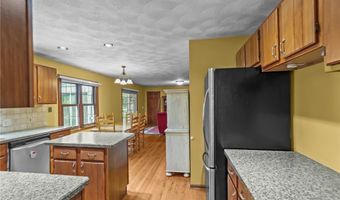 13 Sunnyside Dr, Cumberland, RI 02864