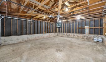 2327 Donald St, Ames, IA 50014