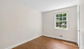 5719 NEWINGTON Rd, Bethesda, MD 20816