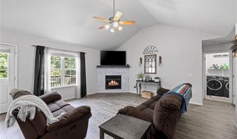 2 Leawood Pl, Bella Vista, AR 72715