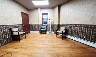 121 W Oak St Ste 1, Amityville, NY 11701