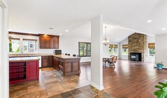 18 Anawan Ave, Narragansett, RI 02882