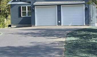 74 Lakeshore Dr, Ashburnham, MA 01430