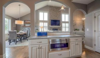 823 155th Cir, Basehor, KS 66007