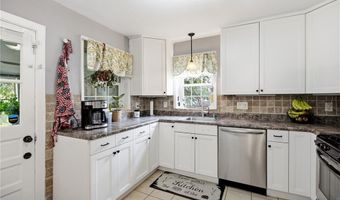 6329 Darlow Dr, Affton, MO 63123