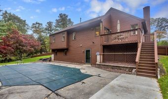 111 Cottonwood Ln, Agawam, MA 01001