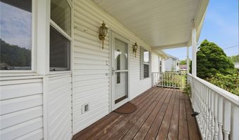 5390 Savannah Dr, Ashtabula, OH 44004