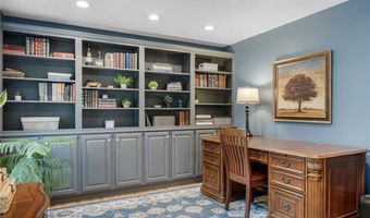 91 Woodridge Dr, North Kingstown, RI 02874