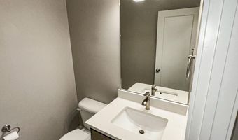 5820 Allerton Dr, Ames, IA 50014