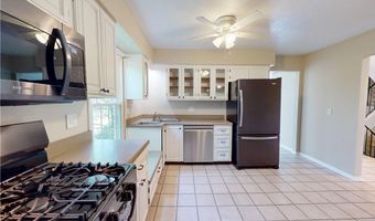 824 S Chillicothe Rd 14, Aurora, OH 44202