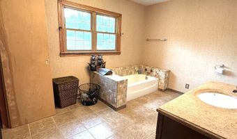 129 Edgewood Dr, Bedford, IN 47421