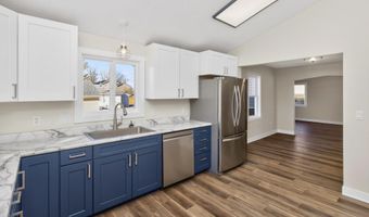 606 1st Ave S, Altoona, IA 50009