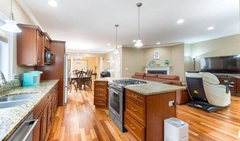 22 Harvest Hill Ln 4, Auburn, ME 04210